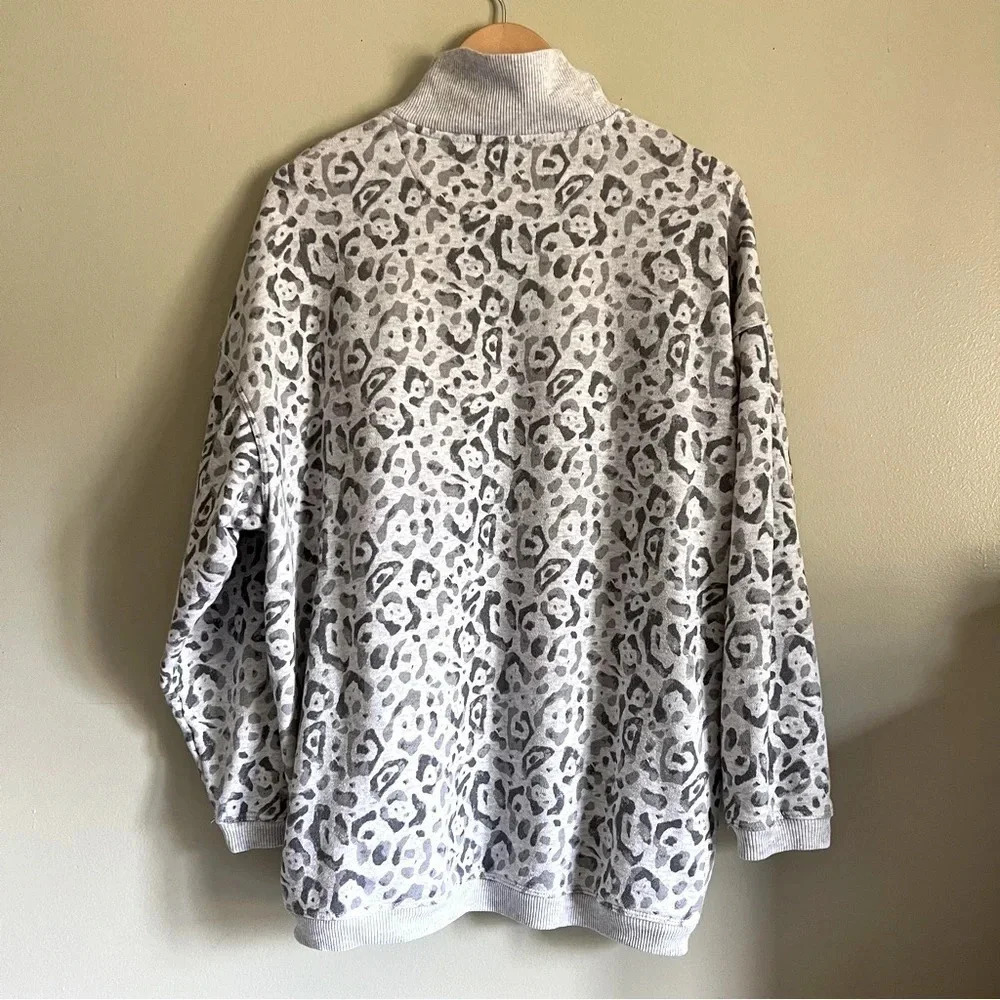 Aerie Good Vibes Oversized 1/4 Zip Grey Leopard Print Sweatshirt Size Medium - Picture 4 of 7
